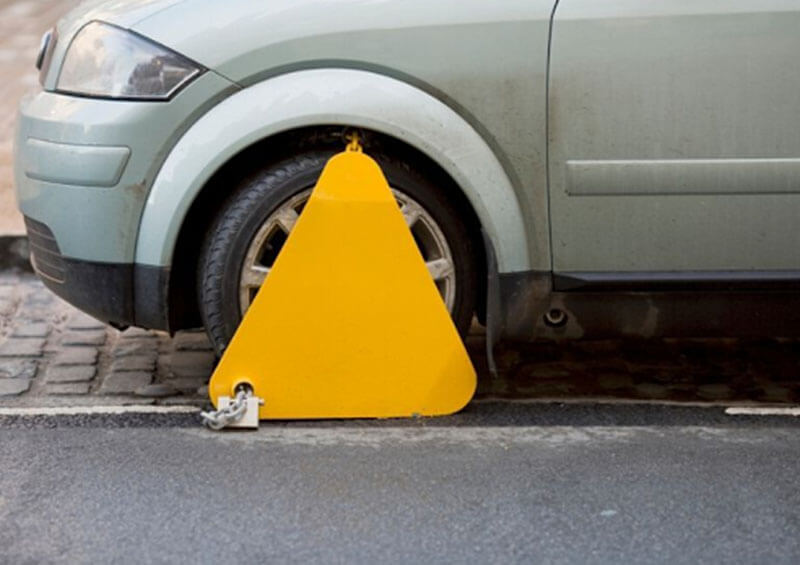 Clamped wheel on car