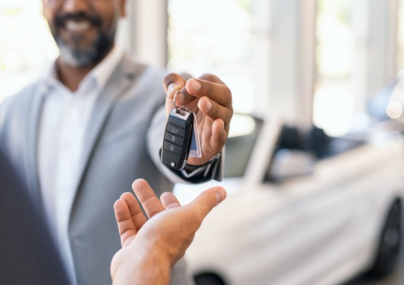 Handing over the keys to a rented car