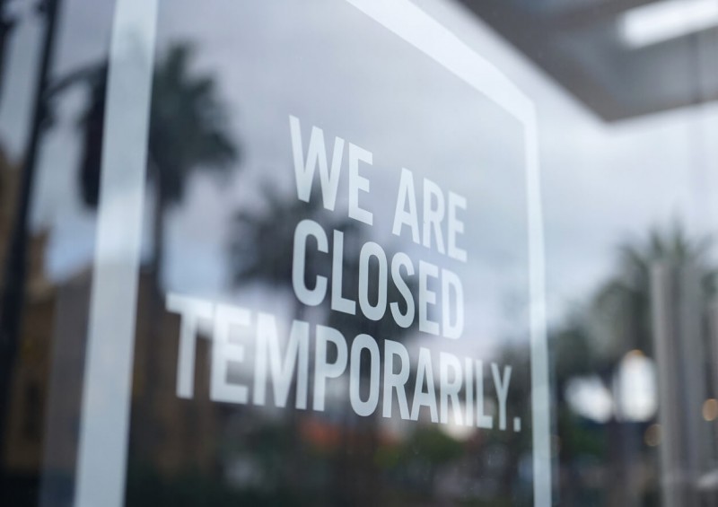 Shop sign closed temporarily coronavirus