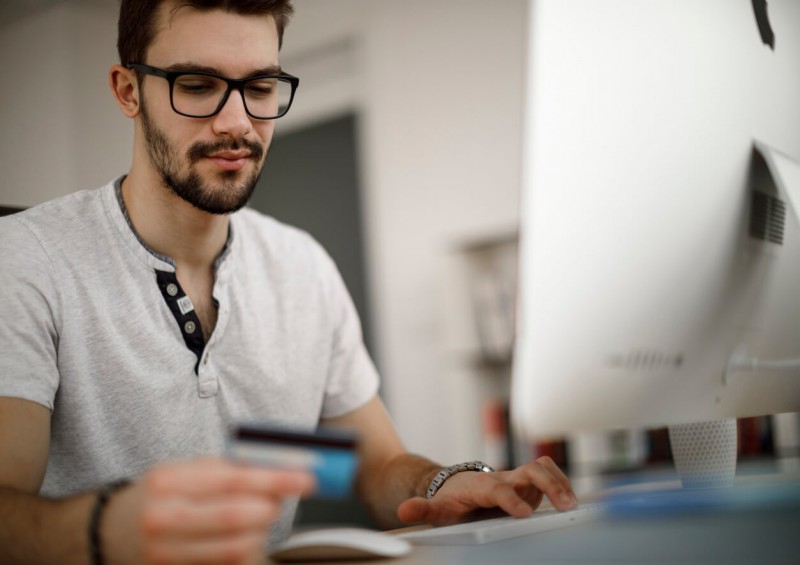 Student using credit card