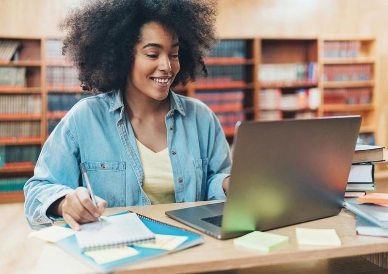 University student budgeting costs